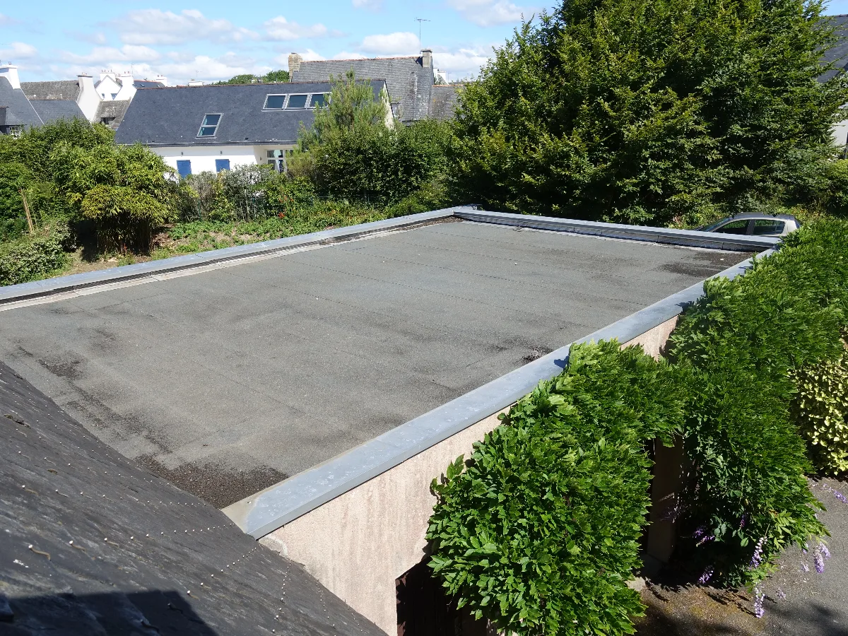 A mineral felt flat roof on a house