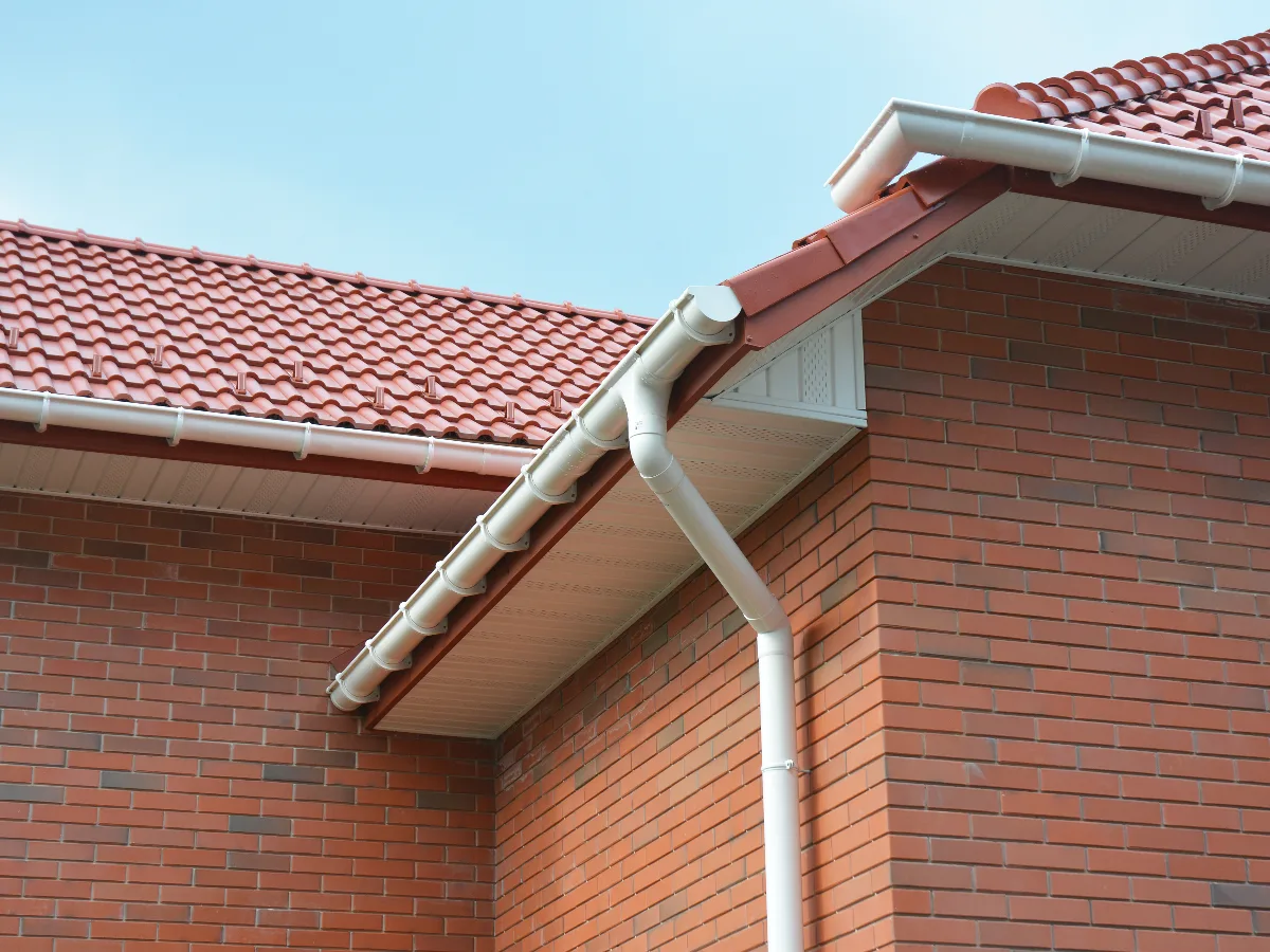 Oakcrest Roofing Ltd carrying out roofline services